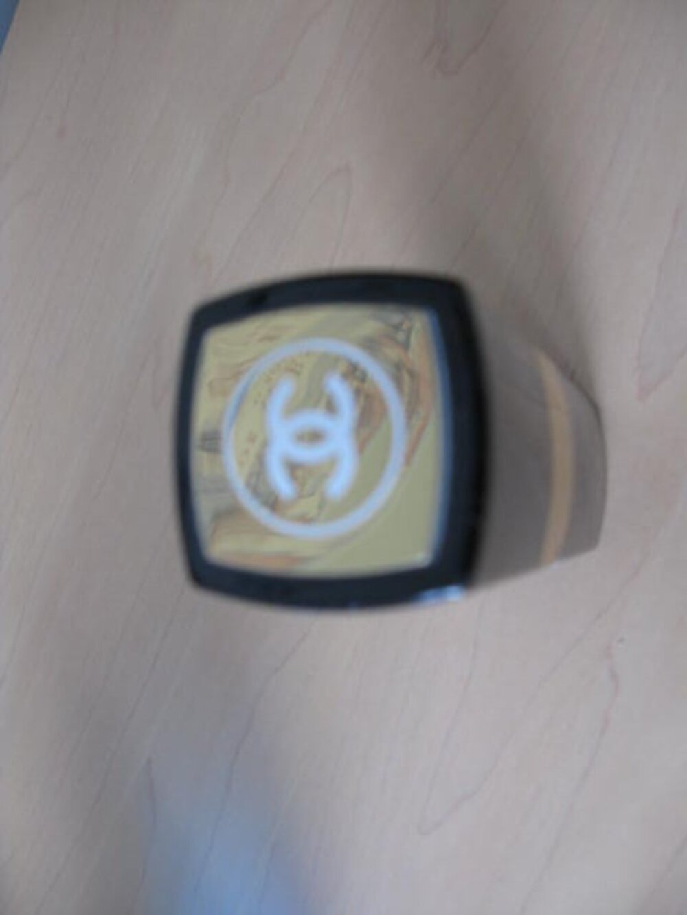 Vintage Chanel no. 5 refillable purse spray case (empty) - Picture 2 of 4